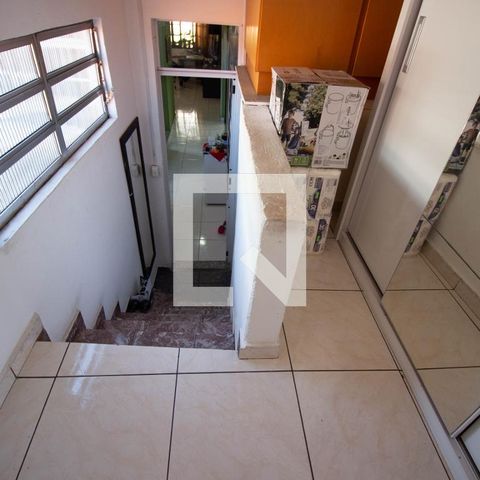 Casa à venda com 250m², 5 quartos e 3 vagasEscada