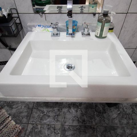 Casa à venda com 250m², 5 quartos e 3 vagasBanheiro da Suíte 1