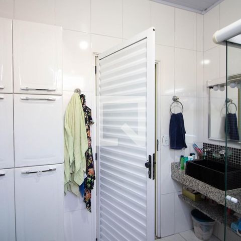 Casa à venda com 250m², 5 quartos e 3 vagasBanheiro 2