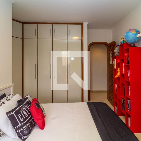 Apartamento à venda com 238m², 4 quartos e 4 vagasQuarto 4 - Suíte 2