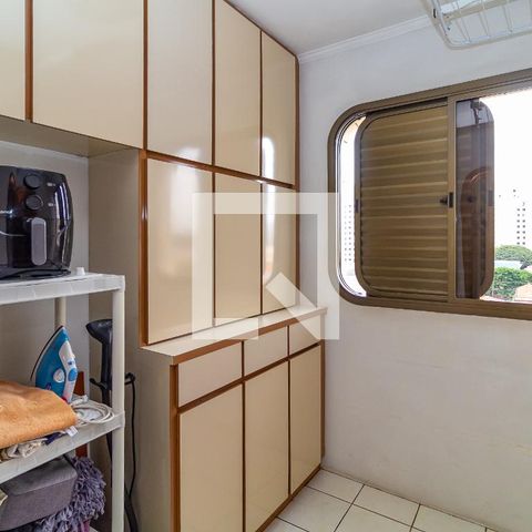 Apartamento à venda com 238m², 4 quartos e 4 vagasQuarto de Serviço