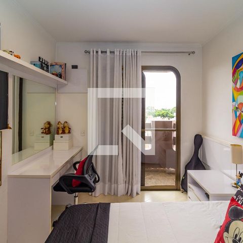 Apartamento à venda com 238m², 4 quartos e 4 vagasQuarto 4 - Suíte 2