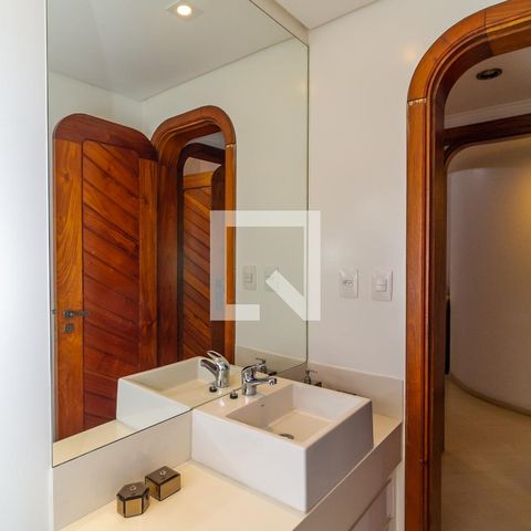 Apartamento à venda com 238m², 4 quartos e 4 vagasBanheiro 3