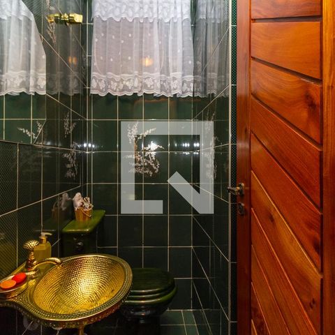 Apartamento à venda com 238m², 4 quartos e 4 vagasBanheiro 4