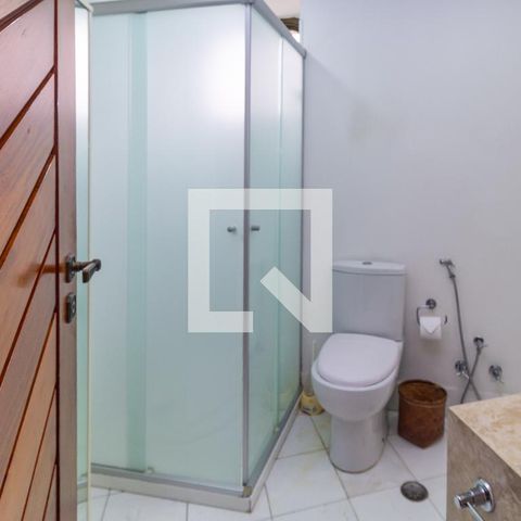 Apartamento à venda com 238m², 4 quartos e 4 vagasBanheiro da Suíte 1