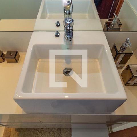 Apartamento à venda com 238m², 4 quartos e 4 vagasBanheiro 3