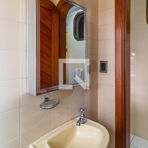Apartamento à venda com 238m², 4 quartos e 4 vagasBanheiro 5