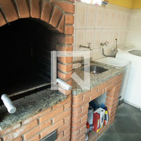 Casa à venda com 70m², 3 quartos e 3 vagasChurrasqueira