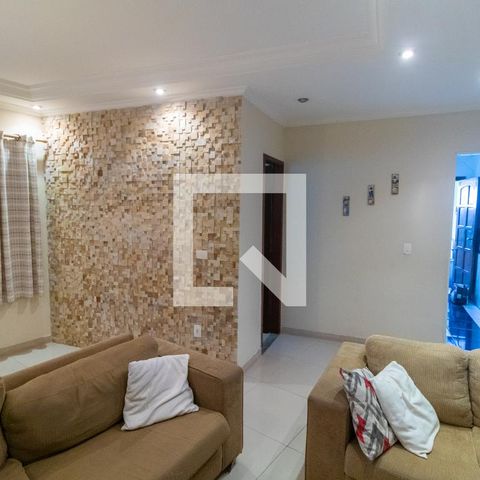 Casa à venda com 70m², 3 quartos e 3 vagasSala