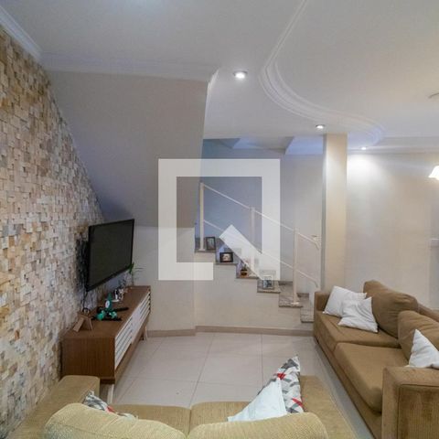 Casa à venda com 70m², 3 quartos e 3 vagasSala