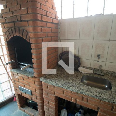 Casa à venda com 70m², 3 quartos e 3 vagasChurrasqueira