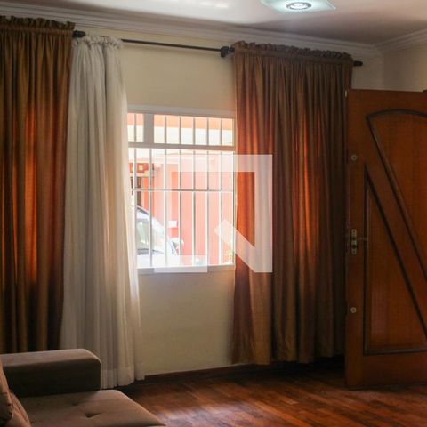 Casa para alugar com 250m², 4 quartos e 4 vagasSala