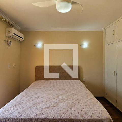 Casa para alugar com 250m², 4 quartos e 4 vagasSuite