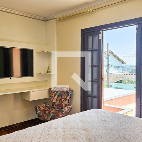 Casa para alugar com 250m², 4 quartos e 4 vagasSuite