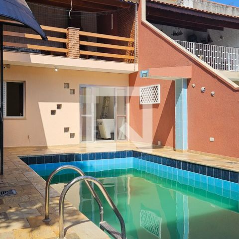 Casa para alugar com 250m², 4 quartos e 4 vagasPiscina