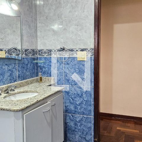 Casa para alugar com 250m², 4 quartos e 4 vagasBanheiro 1