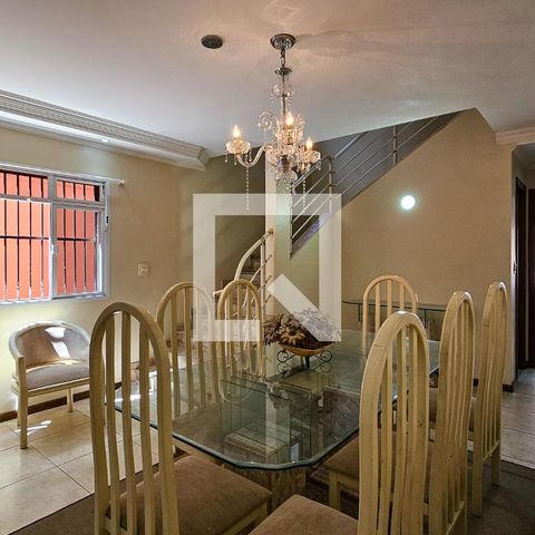 Casa para alugar com 250m², 4 quartos e 4 vagasSala de Estar