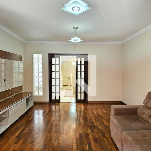 Casa para alugar com 250m², 4 quartos e 4 vagasSala