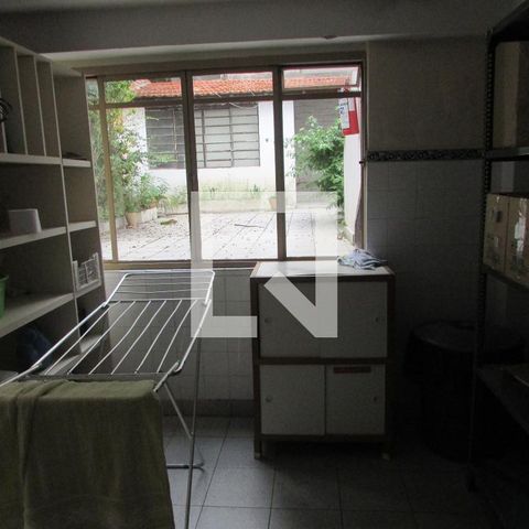 Casa à venda com 200m², 4 quartos e 1 vagaÁrea de Serviço