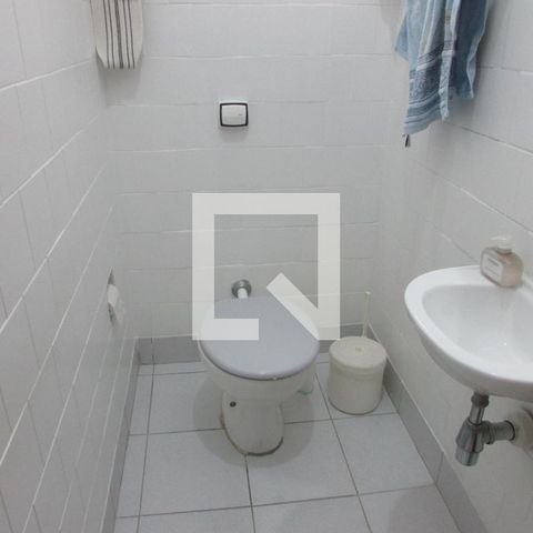 Casa à venda com 200m², 4 quartos e 1 vagaBanheiro 1