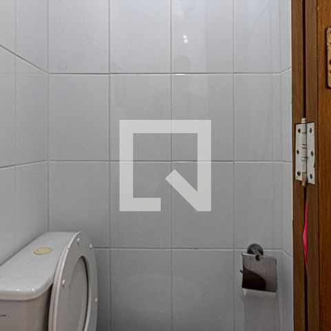 Casa à venda com 300m², 4 quartos e 8 vagasbanheiro 2 do salão de festas