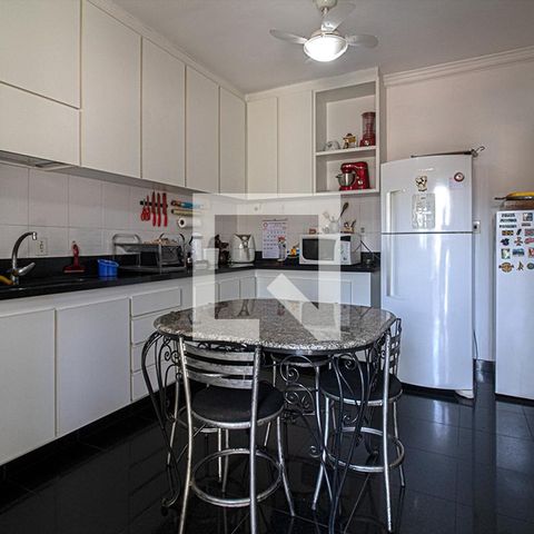 Casa à venda com 300m², 4 quartos e 8 vagascozinha