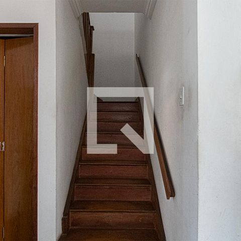 Casa à venda com 300m², 4 quartos e 8 vagasacesso aos pisos