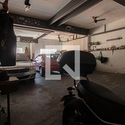 Casa à venda com 300m², 4 quartos e 8 vagasgaragem