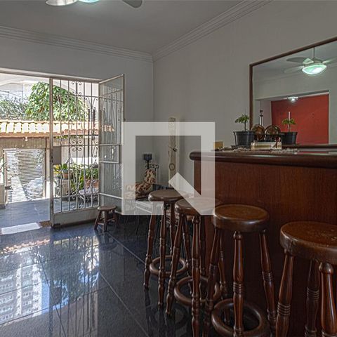 Casa à venda com 300m², 4 quartos e 8 vagassala 1