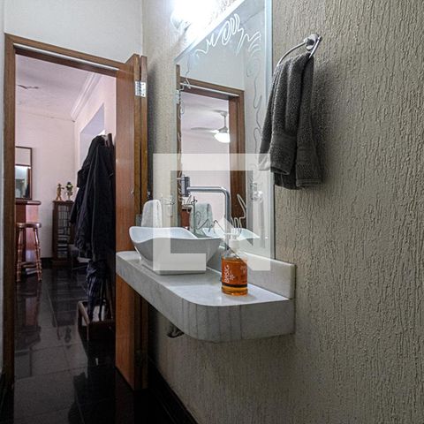 Casa à venda com 300m², 4 quartos e 8 vagaslavabo
