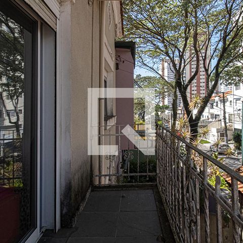 Casa à venda com 300m², 4 quartos e 8 vagassacada do quarto1