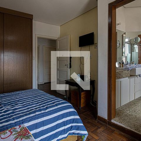 Casa à venda com 300m², 4 quartos e 8 vagassuíte