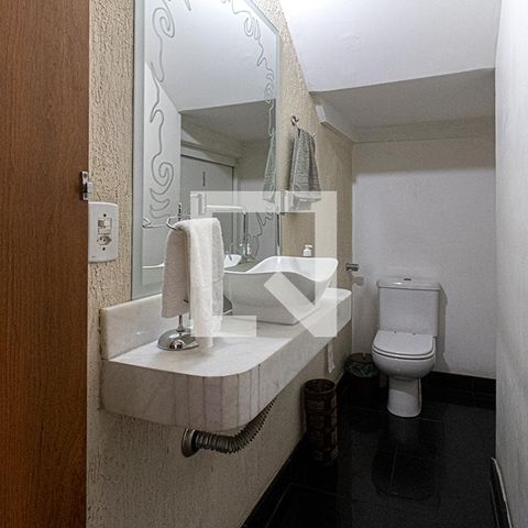 Casa à venda com 300m², 4 quartos e 8 vagaslavabo