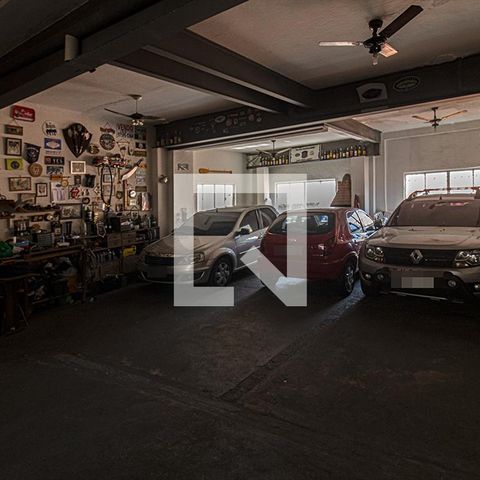 Casa à venda com 300m², 4 quartos e 8 vagasgaragem
