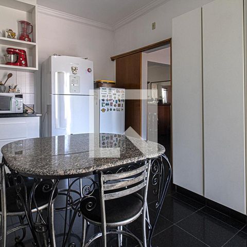 Casa à venda com 300m², 4 quartos e 8 vagascozinha