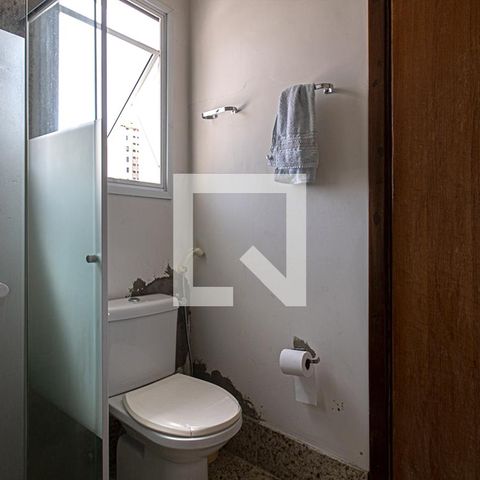Casa à venda com 300m², 4 quartos e 8 vagasbanheiro da suíte1 e 2
