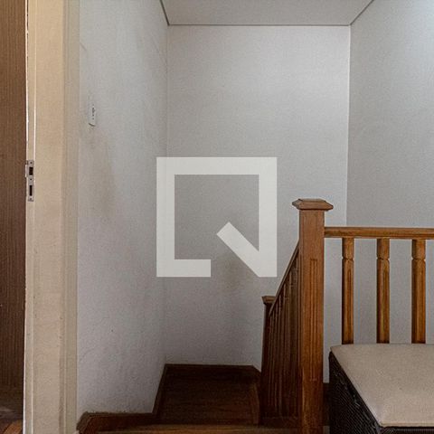 Casa à venda com 300m², 4 quartos e 8 vagasacesso aos pisos