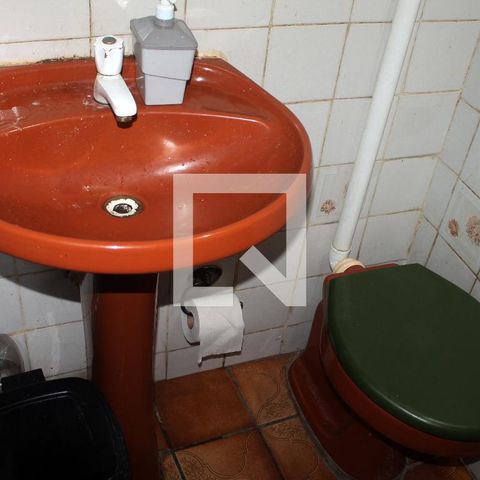 Casa à venda com 90m², 4 quartos e 1 vagaBanheiro