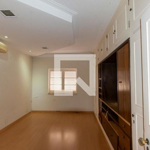 Casa à venda com 317m², 4 quartos e 4 vagasQuarto 1