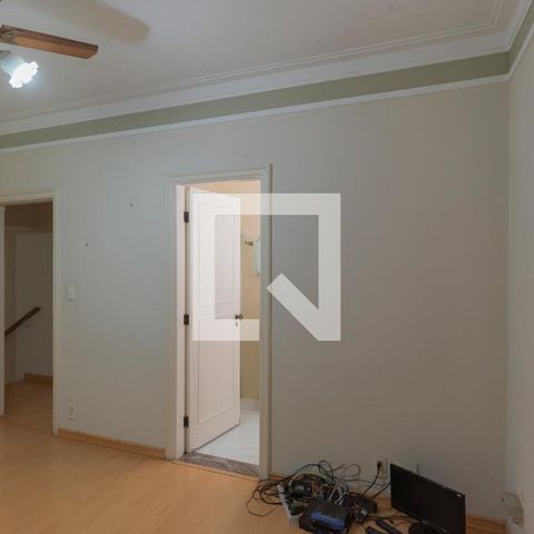 Casa à venda com 317m², 4 quartos e 4 vagasSuíte 2