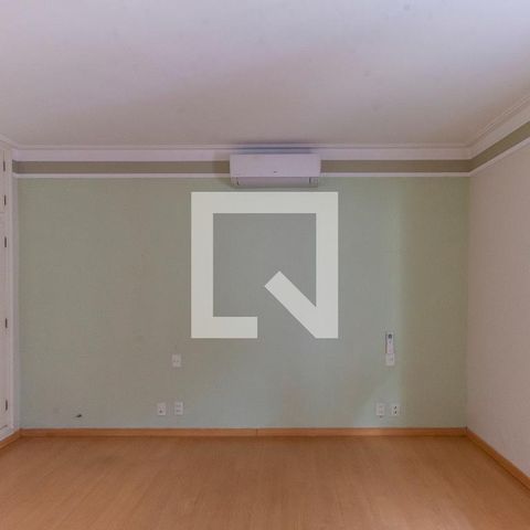Casa à venda com 317m², 4 quartos e 4 vagasSuíte 1