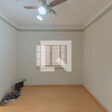 Casa à venda com 317m², 4 quartos e 4 vagasSuíte 2