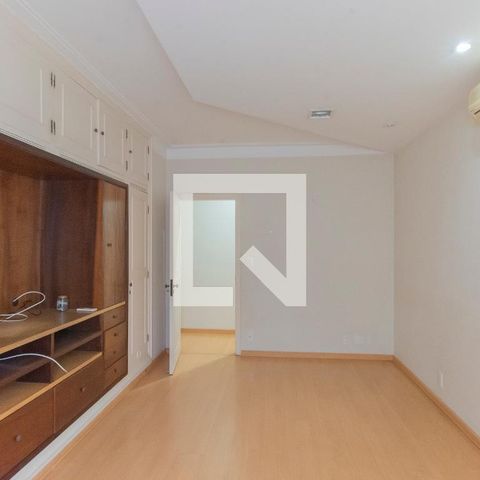 Casa à venda com 317m², 4 quartos e 4 vagasQuarto 1