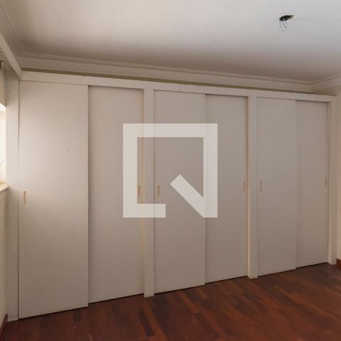Casa à venda com 317m², 4 quartos e 4 vagasEscritório 2