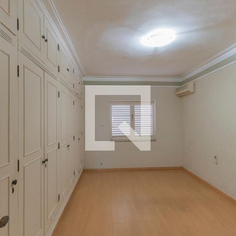 Casa à venda com 317m², 4 quartos e 4 vagasQuarto 2