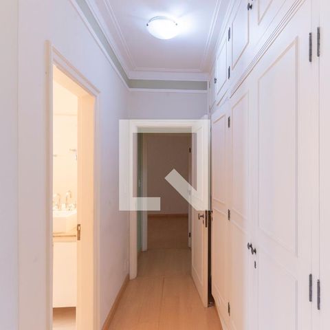 Casa à venda com 317m², 4 quartos e 4 vagasSuíte 1