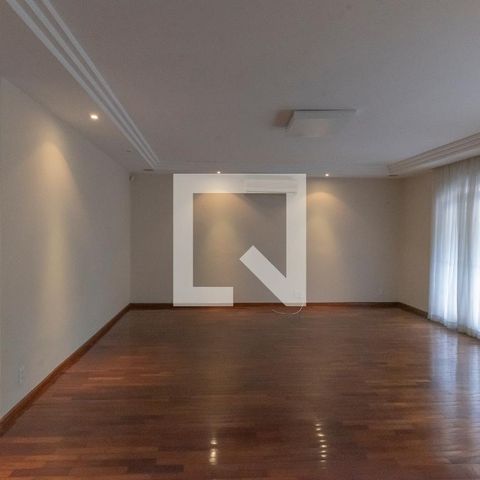 Casa à venda com 317m², 4 quartos e 4 vagasSala