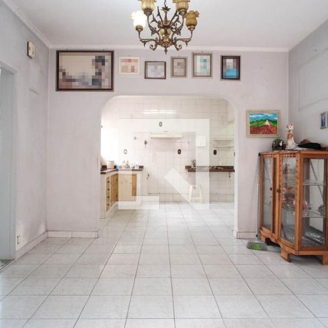 Casa à venda com 500m², 3 quartos e 3 vagas Casa à venda com 500m², 3 quartos e 3 vagasSala