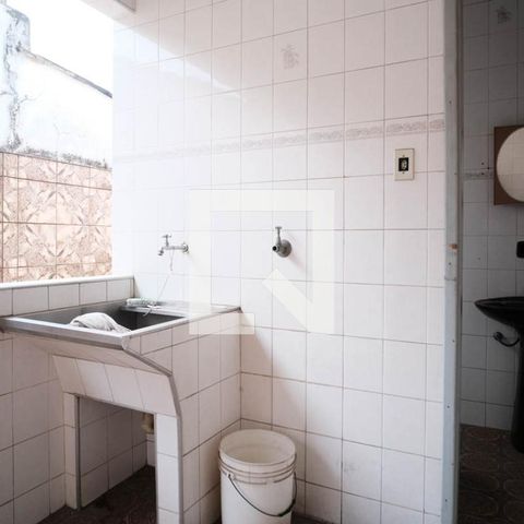 Casa à venda com 500m², 3 quartos e 3 vagas Casa à venda com 500m², 3 quartos e 3 vagasCozinha