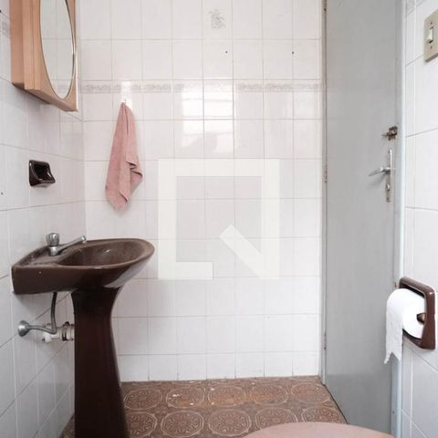 Casa à venda com 500m², 3 quartos e 3 vagas Casa à venda com 500m², 3 quartos e 3 vagasBanheiro de Serviço